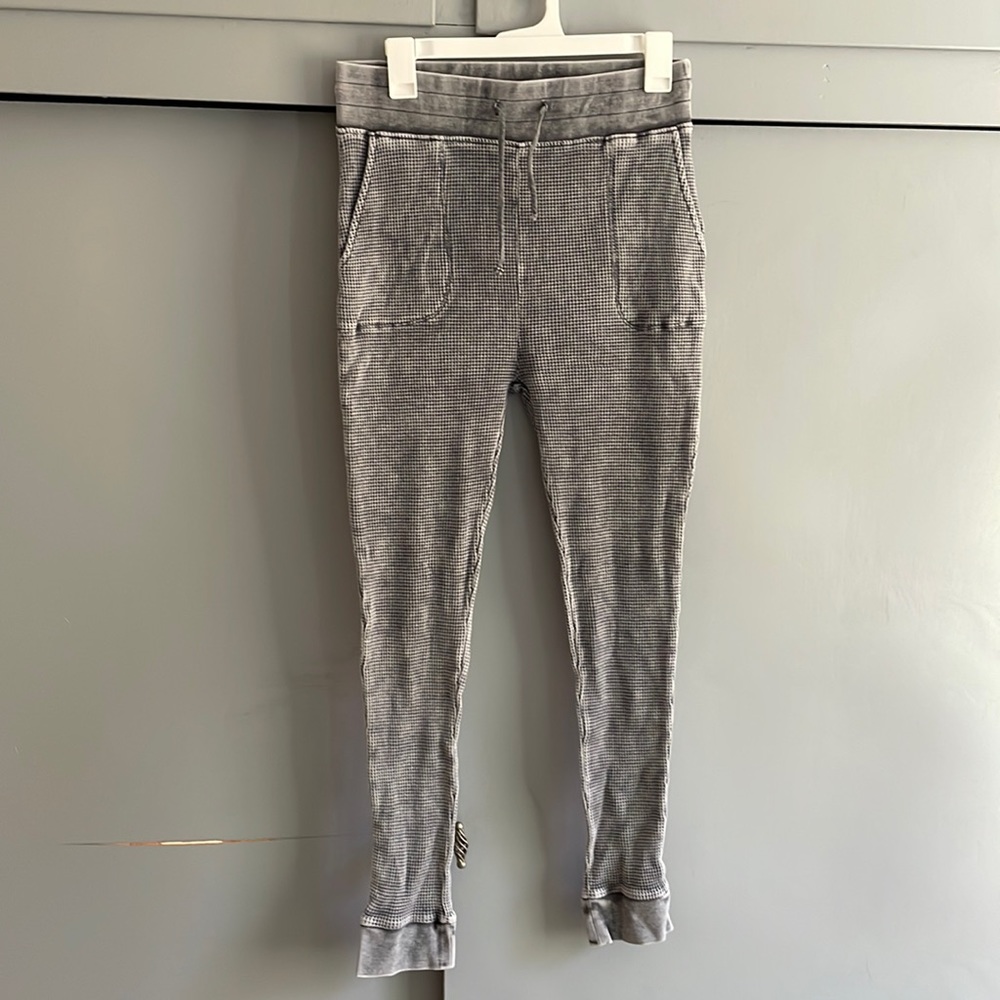 Mono b leggings Size L but run small like a S/M